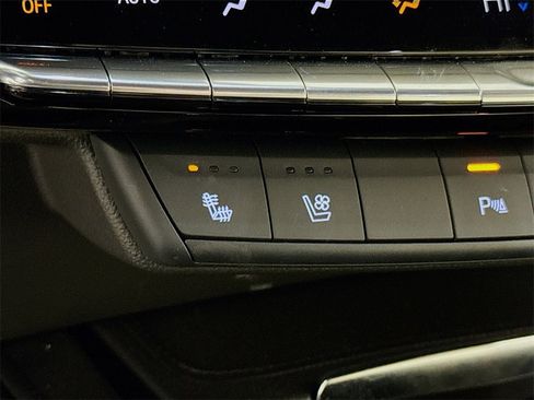 Certified 2025 Cadillac XT4 Premium Luxury image 18