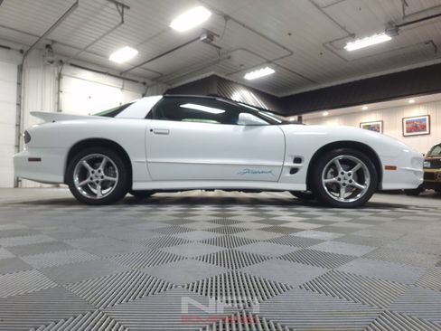 Used 1999 Pontiac Firebird Formula w/ SLP Firehawk Pkg RWD image 17