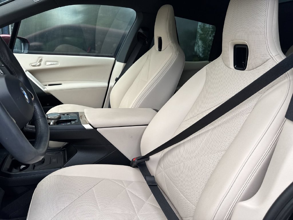 Certified 2024 BMW iX xDrive50 w/ Premium Package AWD/4WD image 18