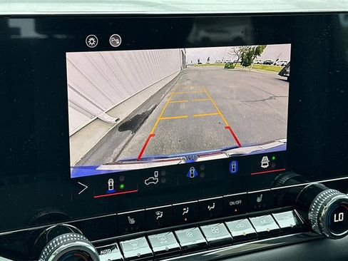 New 2025 GMC Canyon Elevation w/ Convenience Package image 17