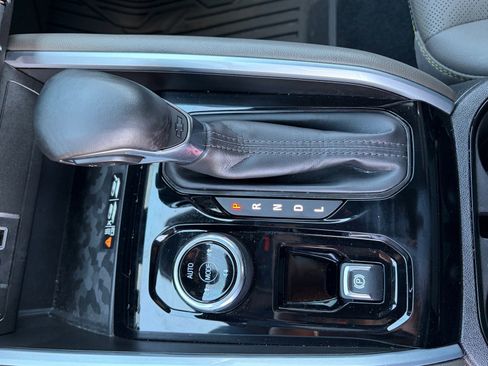 Used 2024 Chevrolet Colorado ZR2 w/ ZR2 Convenience Package III image 30