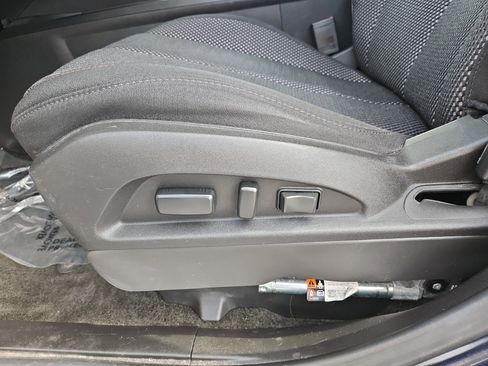 Used 2017 Chevrolet Equinox LT w/ Convenience Package AWD/4WD image 16