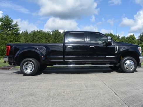Used 2019 Ford F350 Lariat w/ Chrome Package image 3