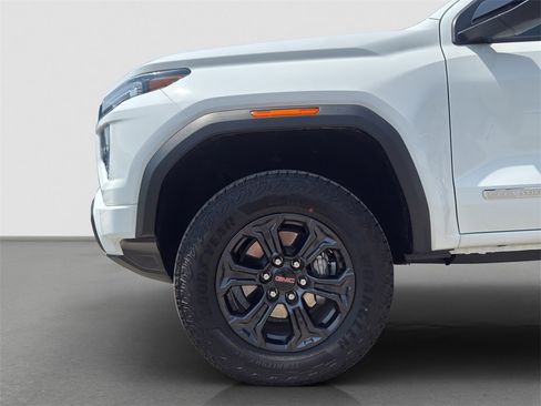 Used 2025 GMC Canyon Elevation image 5