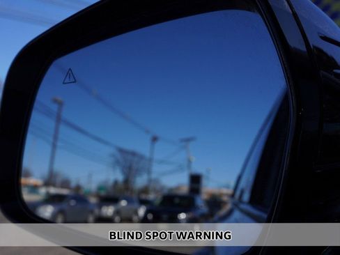 Used 2022 Kia Sorento S w/ Panoramic Sunroof Package image 7