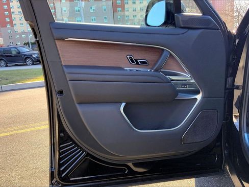 New 2026 Land Rover Range Rover Autobiography image 10