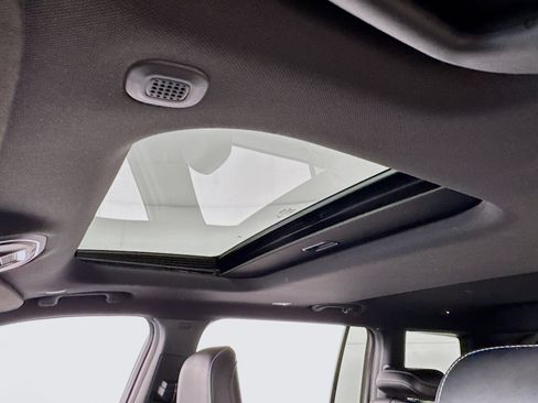 Used 2022 Jeep Grand Cherokee L Laredo image 5