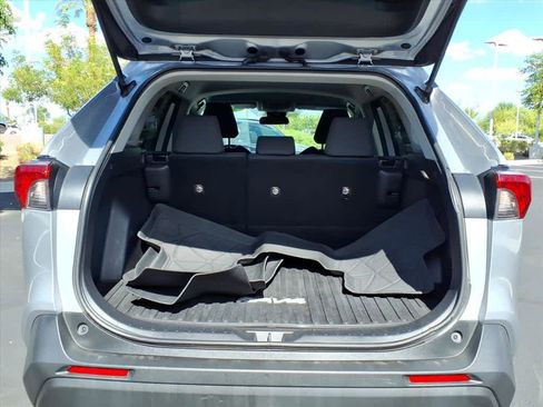 Used 2022 Toyota RAV4 LE image 17