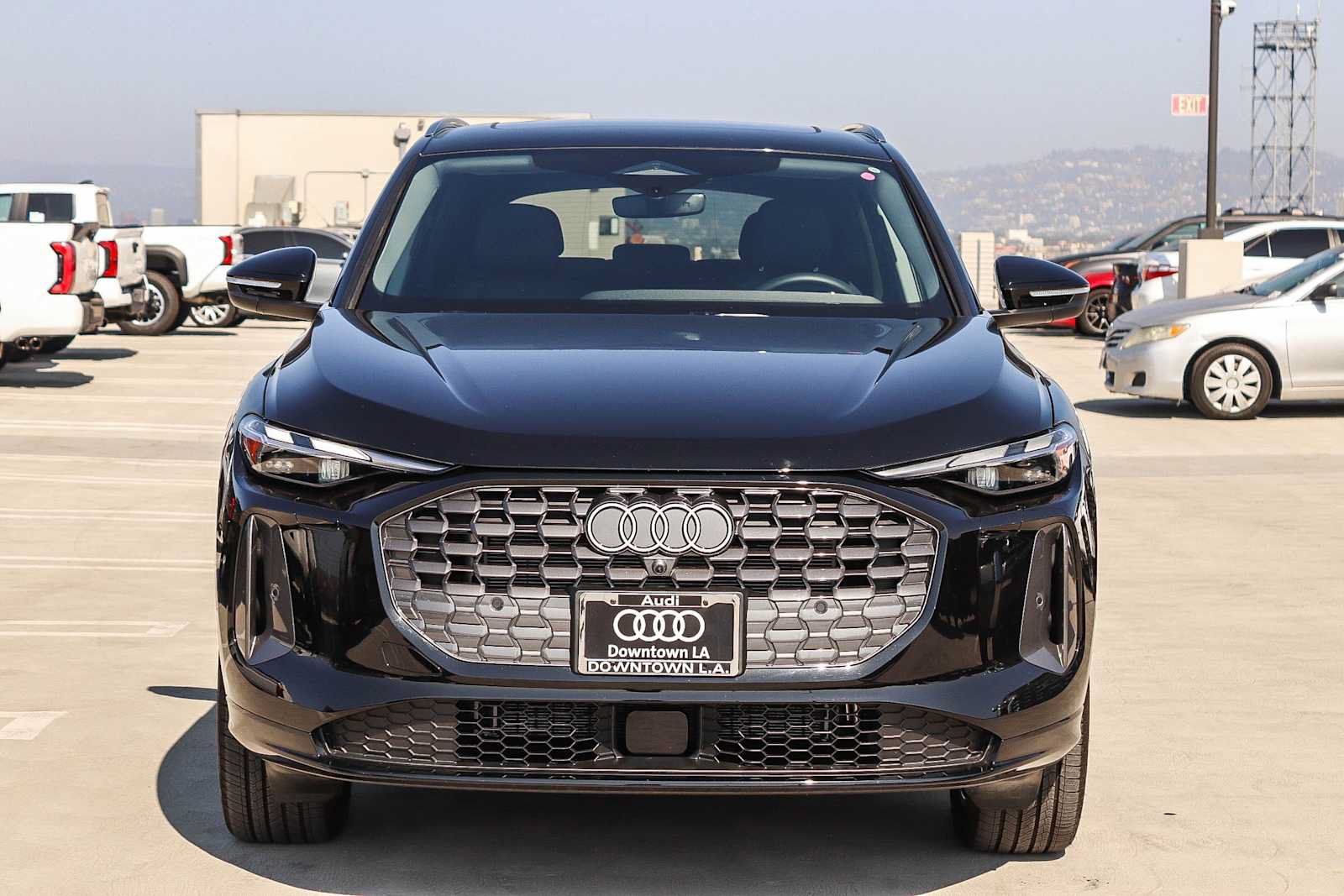 Used 2025 Audi Q5 Premium w/ Convenience Package AWD/4WD image 2