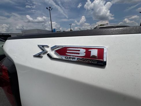 Used 2020 GMC Sierra 1500 SLT w/ SLT Premium Plus Package AWD/4WD image 4
