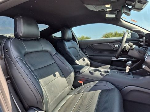 Used 2025 Ford Mustang GT Premium image 21