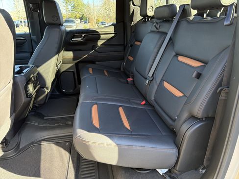 Used 2023 GMC Sierra 1500 AT4 w/ Technology Package image 19