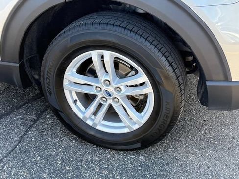 Certified 2024 Ford Explorer XLT w/ Equipment Group 202A AWD/4WD image 6