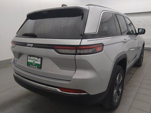 Used 2022 Jeep Grand Cherokee Limited 4xe w/ Luxury Tech Group II AWD/4WD image 9