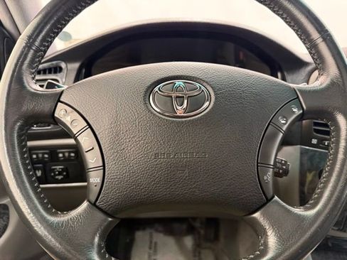 Used 2007 Toyota Land Cruiser w/ Convenience Pkg image 41