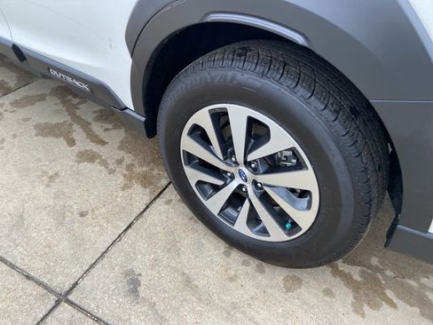 Used 2023 Subaru Outback Premium image 29
