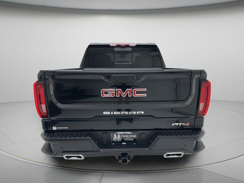 Used 2024 GMC Sierra 1500 AT4 w/ Technology Package AWD/4WD image 7
