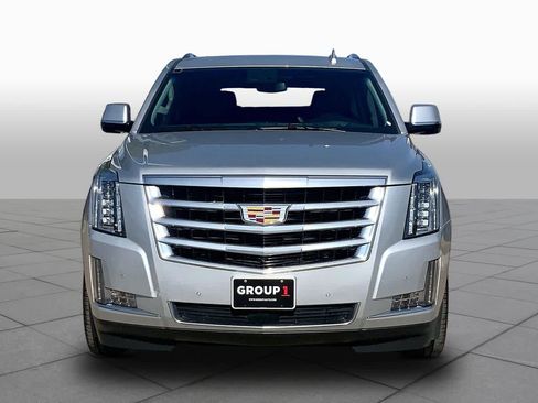Used 2020 Cadillac Escalade Premium Luxury RWD image 4