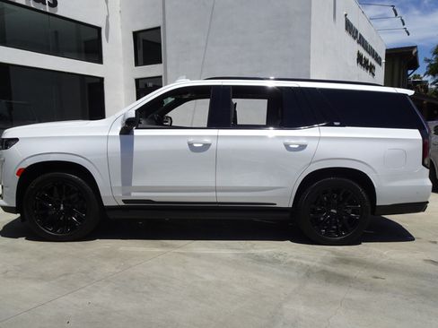 Used 2021 Cadillac Escalade Sport w/ Driver Assist Tech Package AWD/4WD image 3