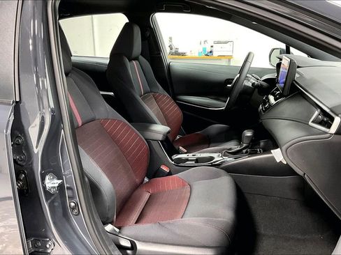 Used 2025 Toyota Corolla SE image 10