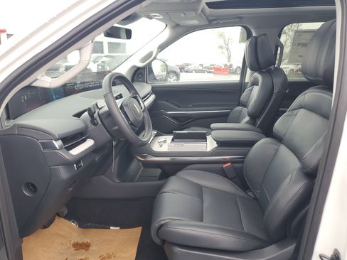 New 2026 Lincoln Navigator Reserve AWD/4WD image 12