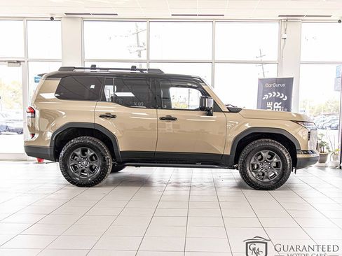 Used 2024 Lexus GX 550 AWD/4WD image 9