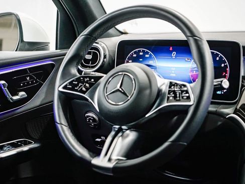 Used 2025 Mercedes-Benz GLC 300 image 14