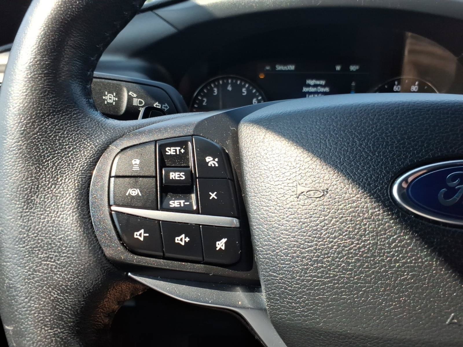 Used 2020 Ford Explorer Limited RWD image 16