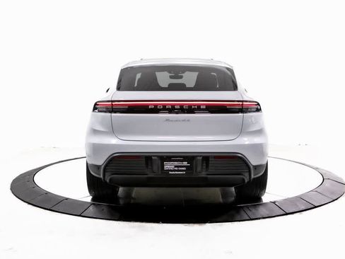 Certified 2025 Porsche Macan 4S Electric image 6