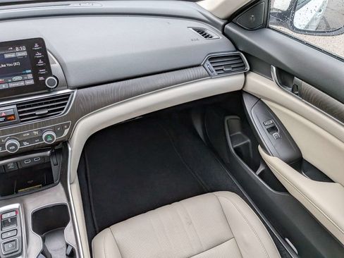 Used 2022 Honda Accord Touring image 16