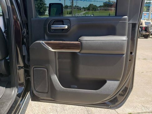 Used 2021 GMC Sierra 3500 SLT AWD/4WD image 18