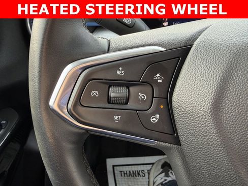 Used 2024 Chevrolet Trax LT w/ LT Convenience Package image 4