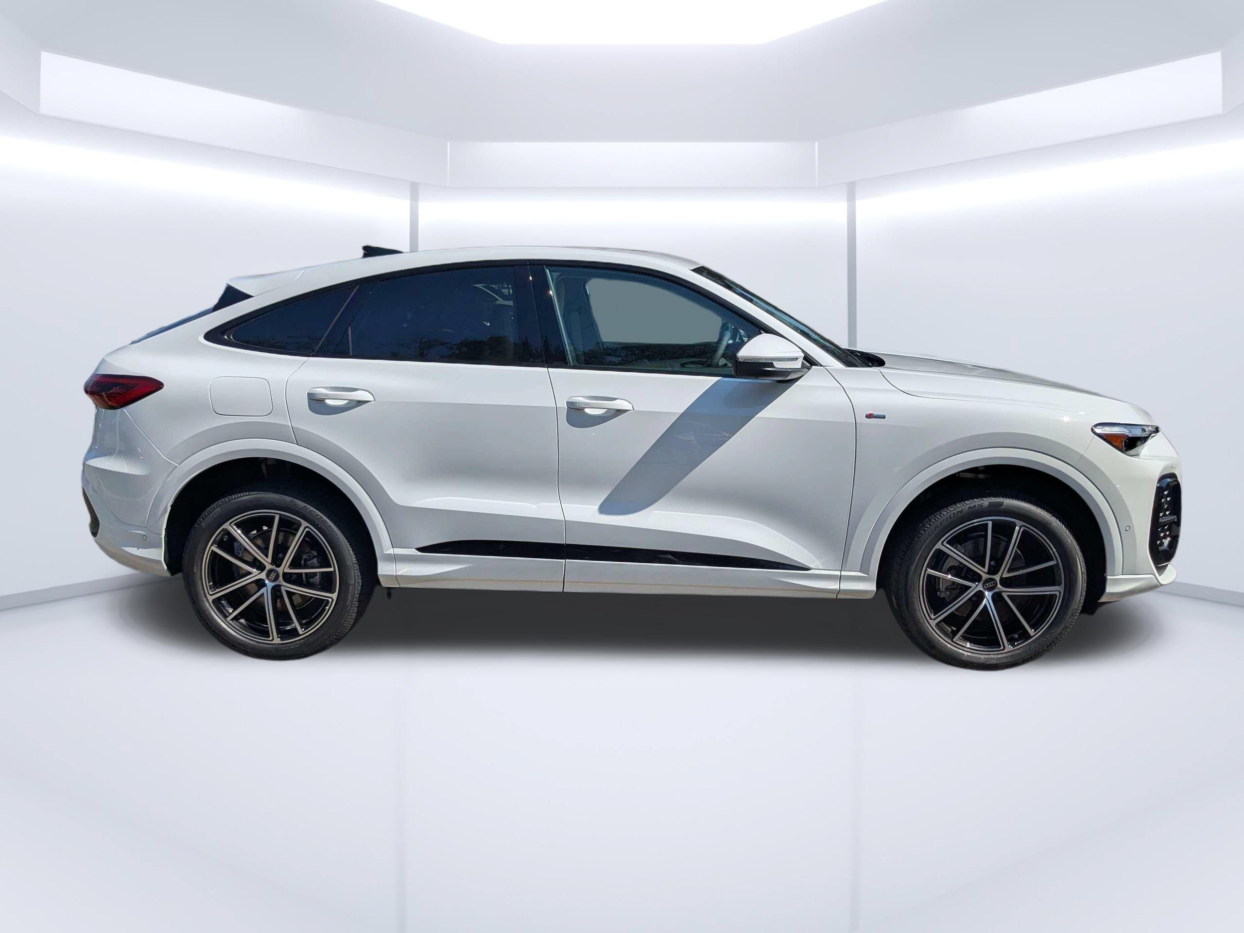 New 2026 Audi Q5 Premium Plus AWD/4WD image 3