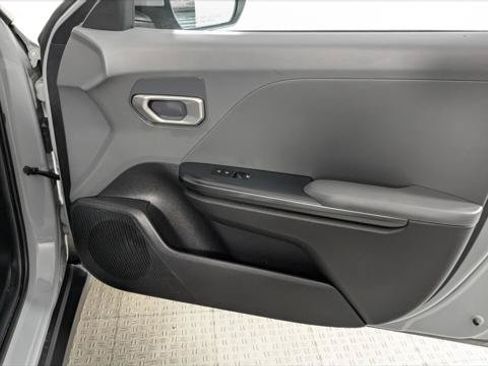 Used 2025 Kia K4 FWD image 22