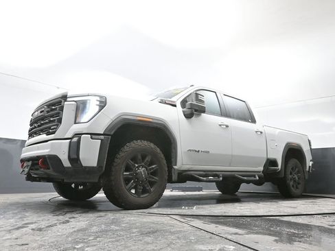 Used 2024 GMC Sierra 2500 AT4 w/ AT4 Preferred Package image 60