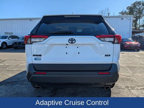 Used 2022 Toyota RAV4 XLE image 5