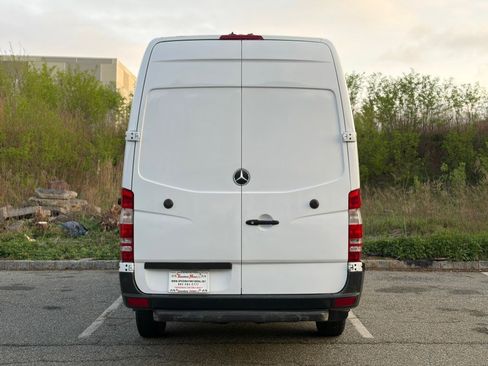 Used 2018 Mercedes-Benz Sprinter 2500 image 7