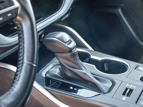 Certified 2023 Toyota Highlander XLE image 23