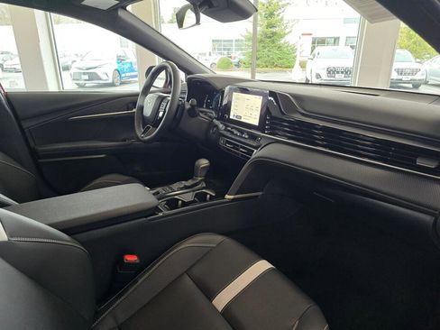 Used 2025 Toyota Camry SE image 46