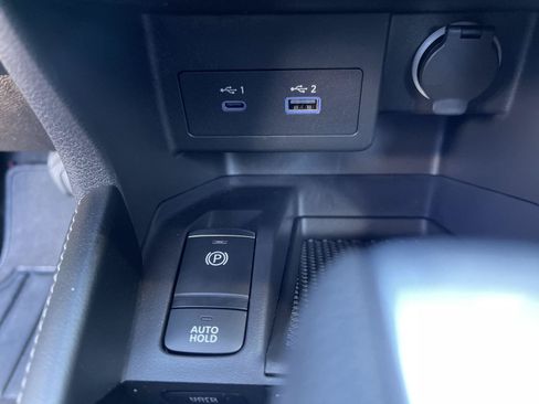 Used 2023 Nissan Kicks SR w/ SR Premium Package FWD image 27
