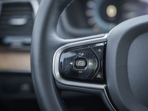 Certified 2023 Volvo XC90 B6 Plus image 28