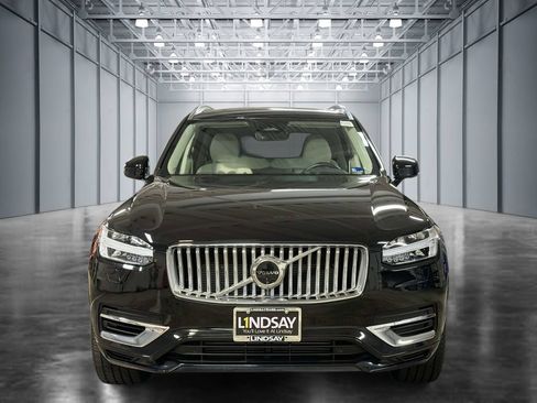 Used 2025 Volvo XC90 T8 Plus AWD/4WD image 8