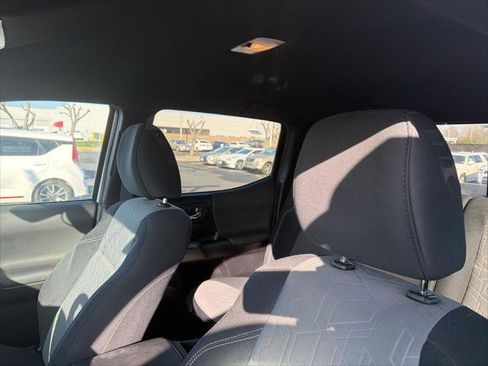 Certified 2023 Toyota Tacoma TRD Off-Road image 10