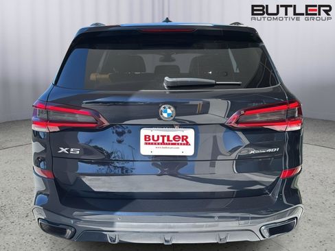 Used 2022 BMW X5 xDrive40i w/ M Sport Package image 4