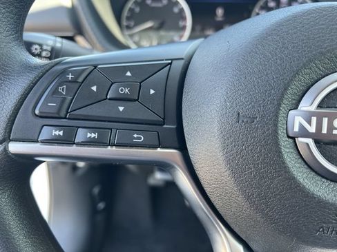 Used 2024 Nissan Sentra SV FWD image 17