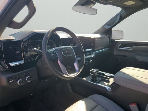 New 2026 GMC Sierra 1500 SLT image 27