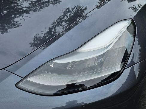 Used 2023 Tesla Model Y Long Range AWD/4WD image 28