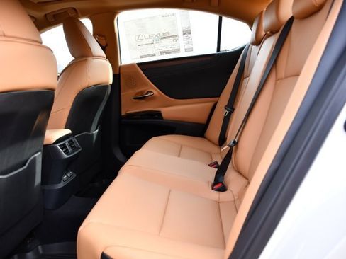 New 2025 Lexus ES 350 w/ Premium Package image 17