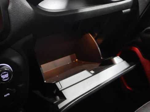 Used 2020 Jeep Renegade Trailhawk w/ Cold Weather Group image 31