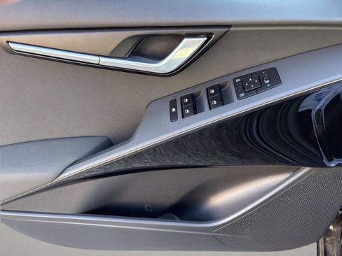 Used 2024 Kia Niro EX w/ EX Cold Weather Package image 26